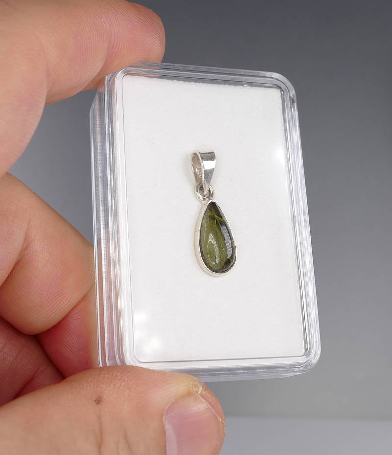 Faceted deals moldavite pendant